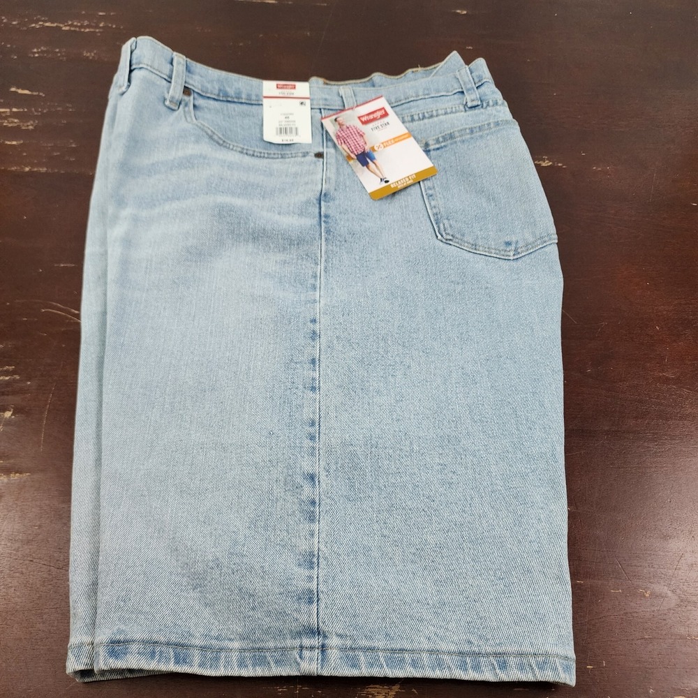 Wrangler Mens 46 Relaxed Fit FLEX Denim‎ Jean Shorts Cotton Blend 10" Inseam.